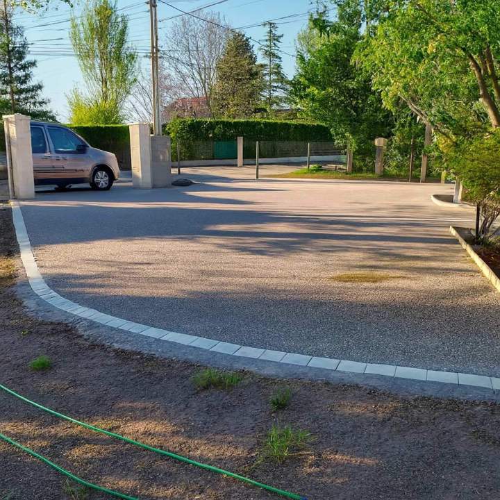 Pose de dalles gravillonnées, Auterive